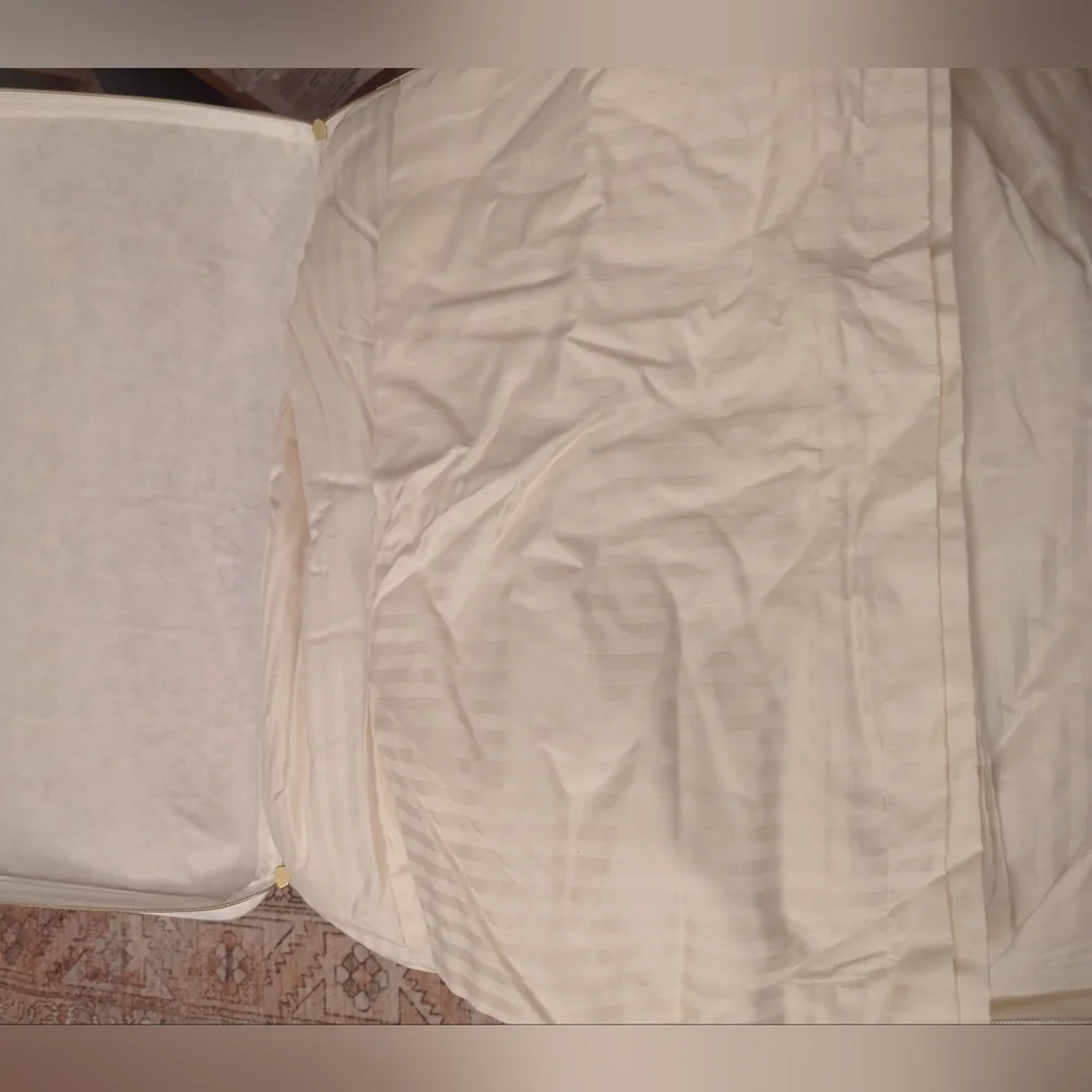 Biltmore damask Stripe Egyptian Cotton Ivory Comforter Set And 2 King Shams New